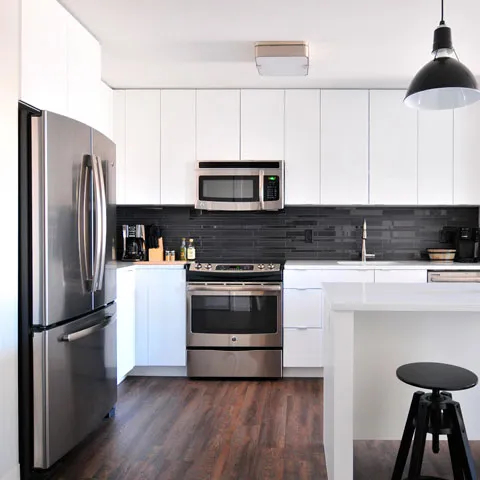 Cocina con nevera