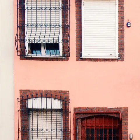 Persianas en una casa